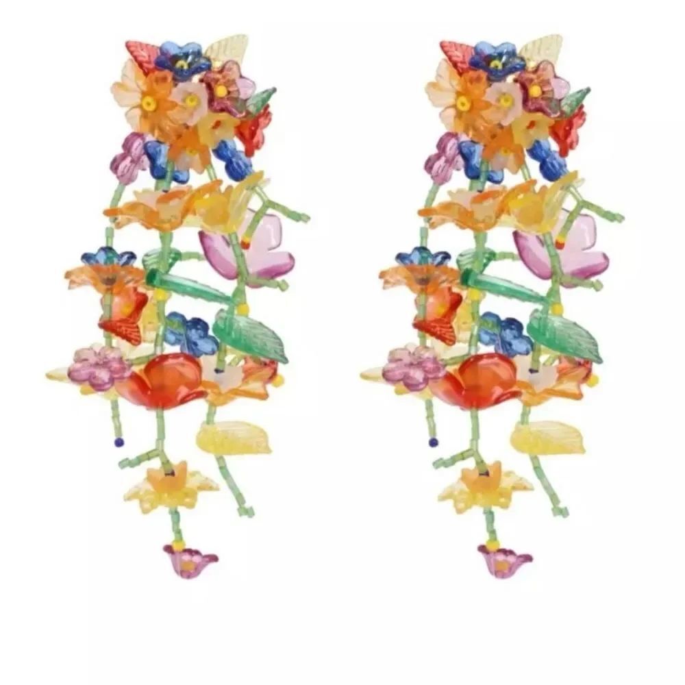 Beaded flower dangle earring A126